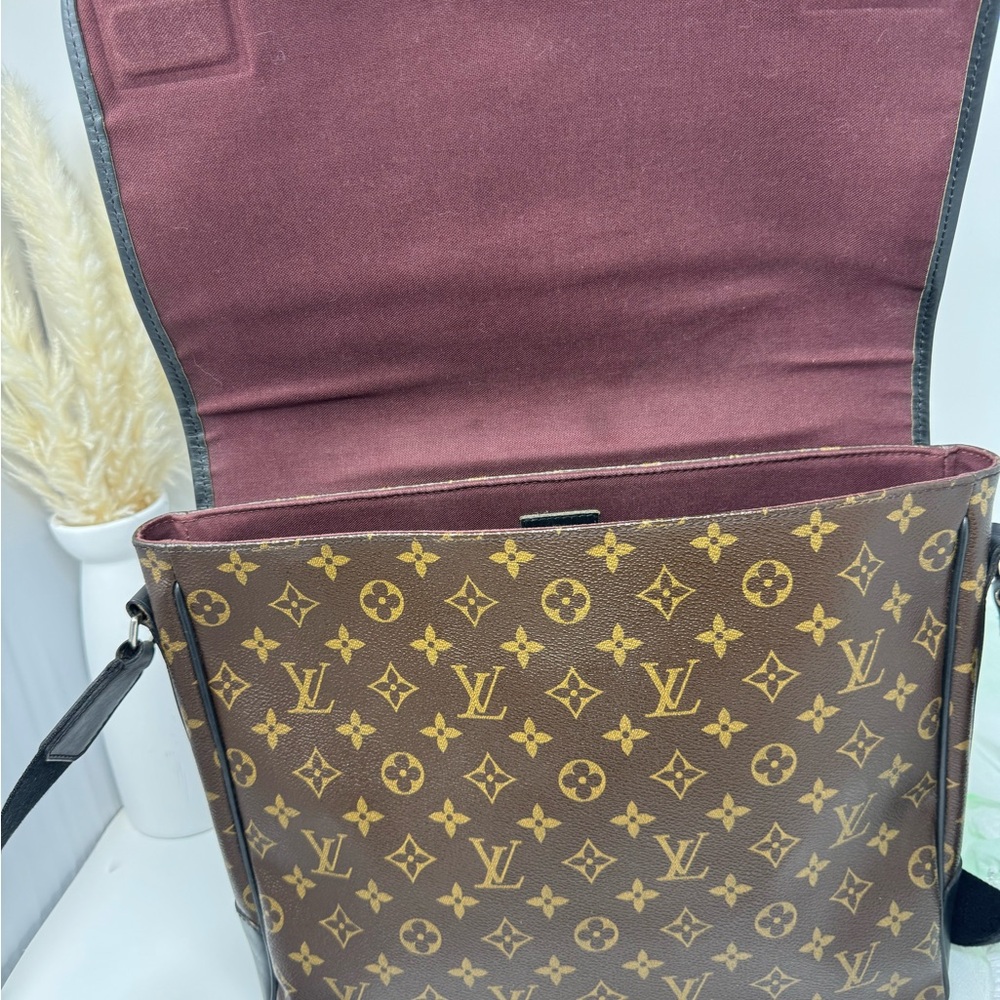 💯Authentic LOUIS VUITTON Monogram Macassar Bass GM Messenger Bag - Picture 7 of 11